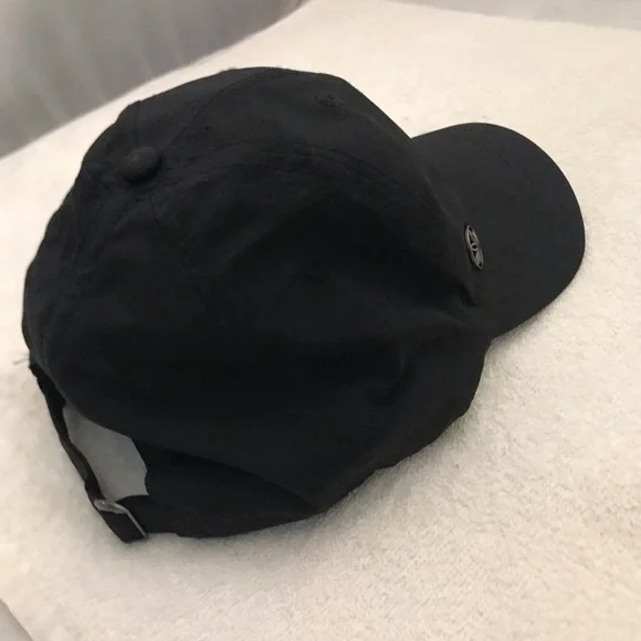 GATAM  Adjustable Black Cap - Picture 3 of 11